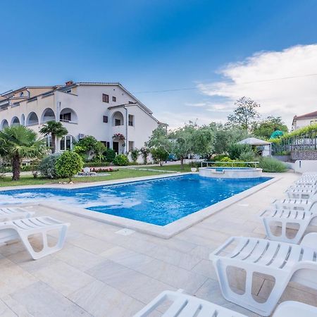 B&B Dujmovic Malinska Exteriör bild