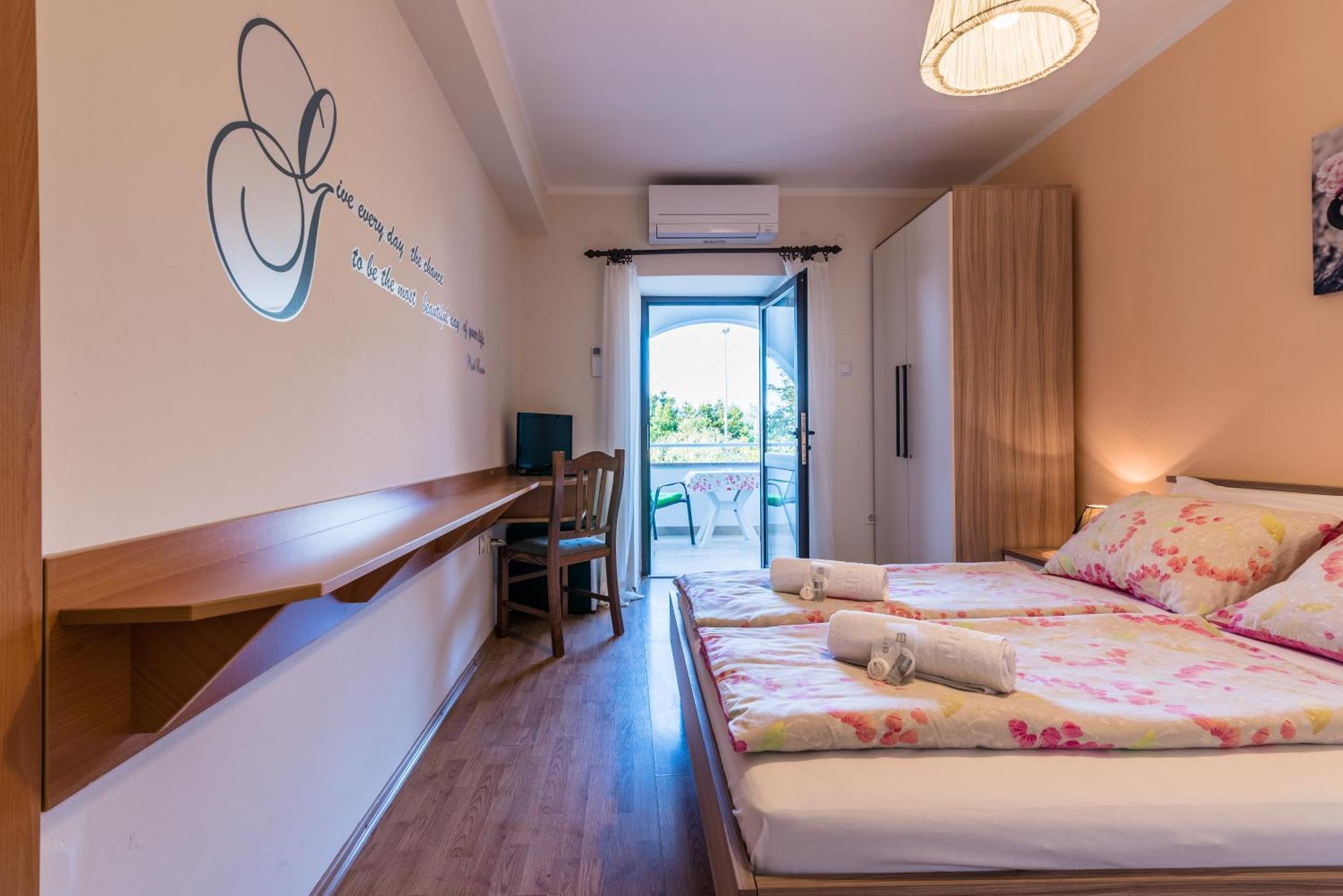 B&B Dujmovic Malinska Rum bild