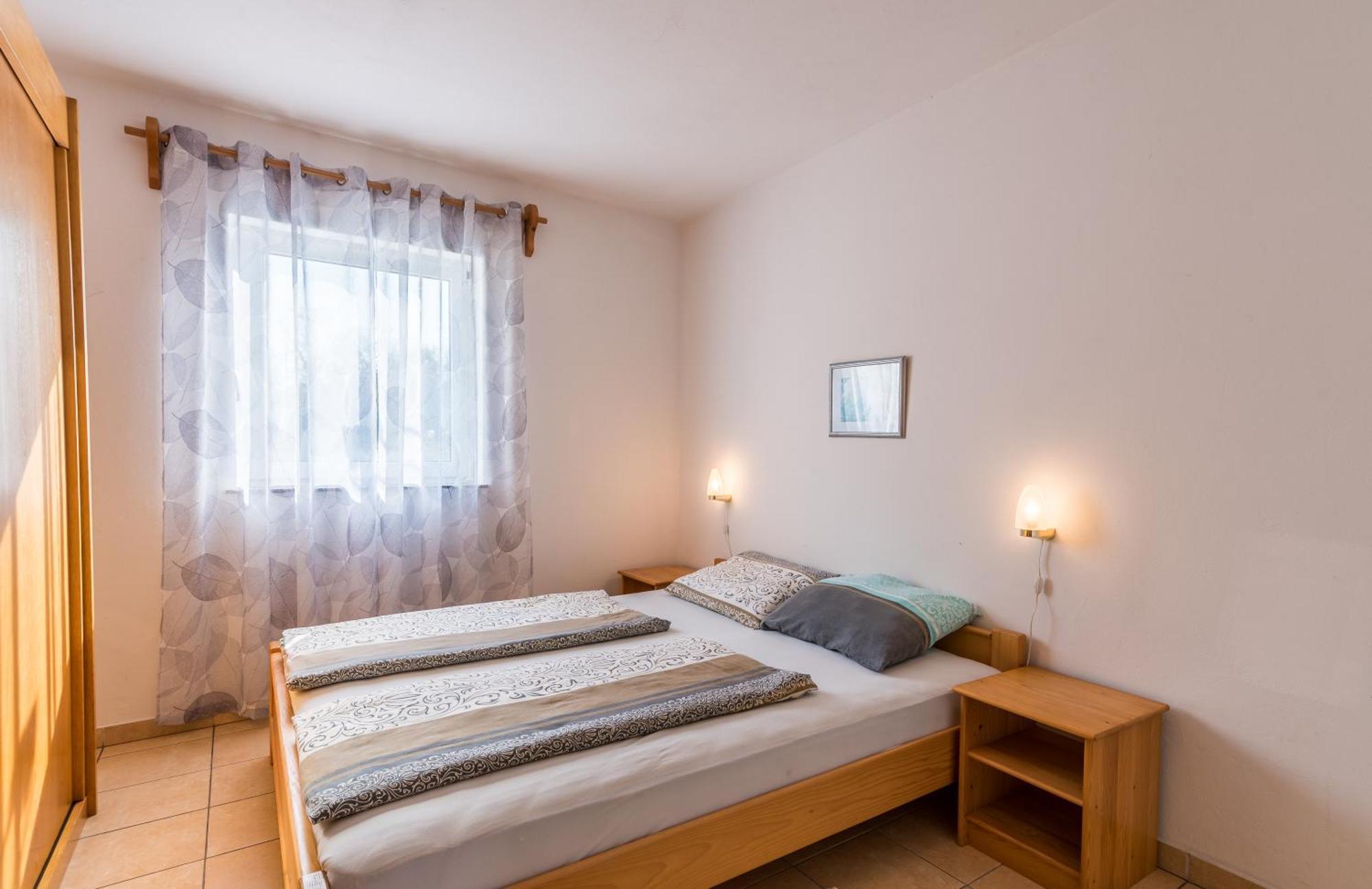 B&B Dujmovic Malinska Rum bild
